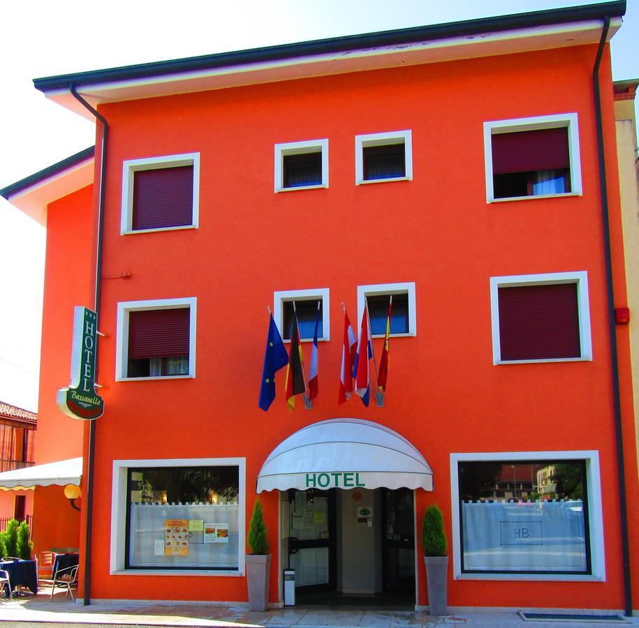 Hotel Ristorante Al Bassanello Bassano del Grappa Extérieur photo